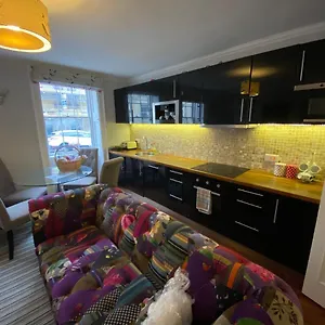 Couette-café City Centre - Rivers Street, Quiet 2 Bed Ground Floor Georgian Garden Apartment, Bath